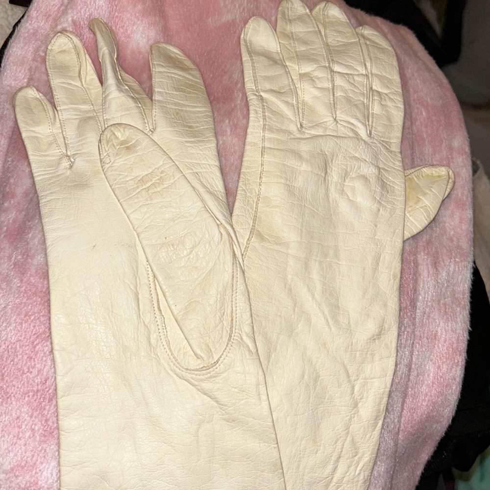 Vintage 50s/60s very long creamy leather Hollywood  gloves- Size s/M